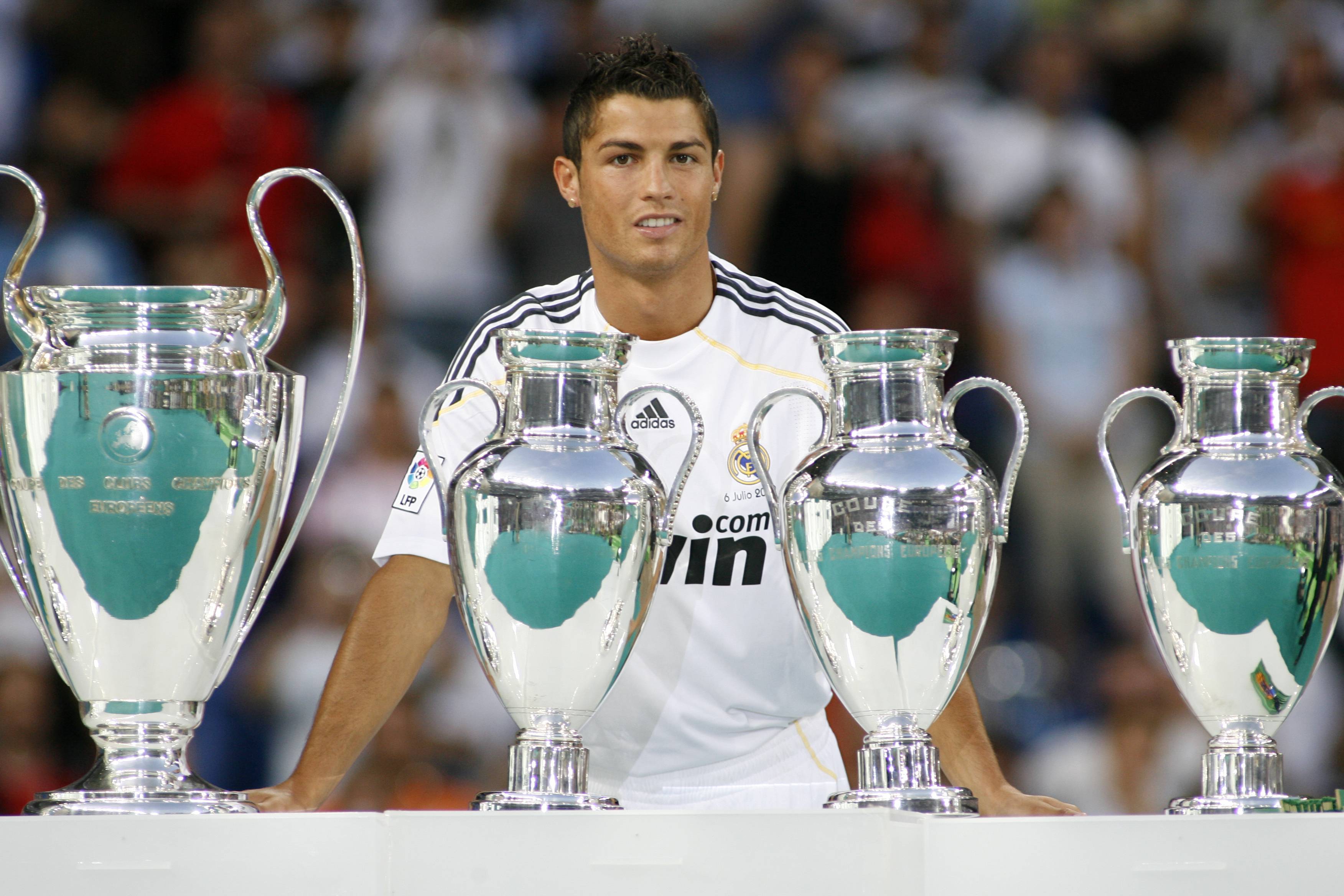 Photo gallery: Cristiano Ronaldo unveiled by Real Madrid - Who Ate all ...