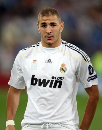 Milan are reportedly set to trump United's bid for Benzema by offering a 