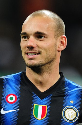 wesley sneijder hair. Wesley Sneijder signed a