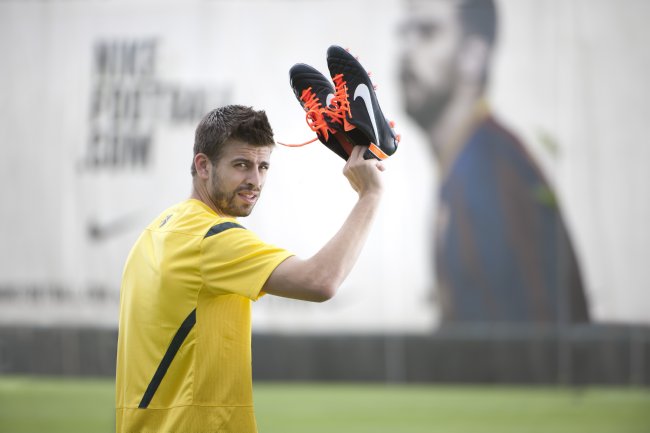Snapshot: Gerard Pique Trains In His New Nike 'Tiempo Elite' Boots (Photos & Video) Who Ate all the Pies