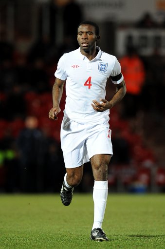 Fabrice Muamba Critically Ill In Hospital After Collapsing On Pitch At White Hart Lane Who Ate All The Pies Fabrice ndala muamba (kinshasa, 6 april 1988) is een engels voormalig voetballer die als centrale middenvelder speelde voor arsenal, birmingham city en bolton wanderers. 2