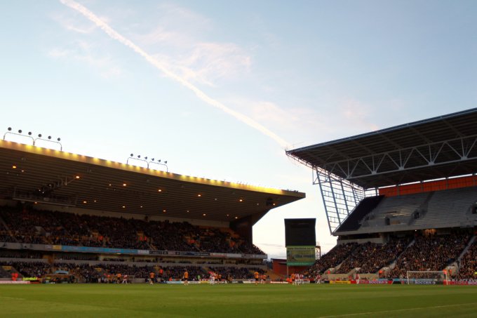 Soccer - Barclays Premier League - Wolverhampton Wanderers v Arsenal - Molineux