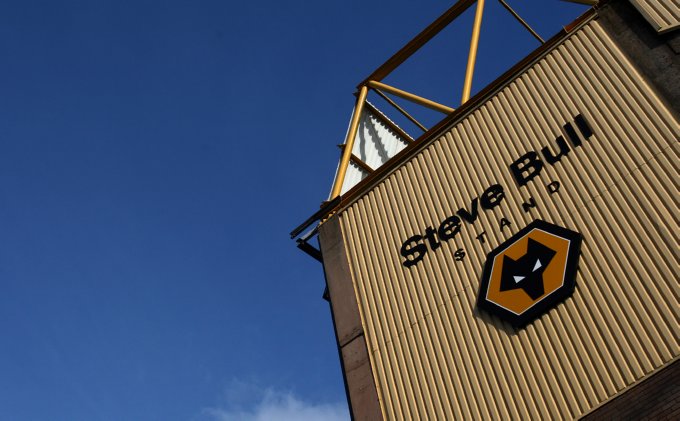 Soccer - Carling Cup - Second Round - Wolverhampton Wanderers v Swindon Town - Molineux