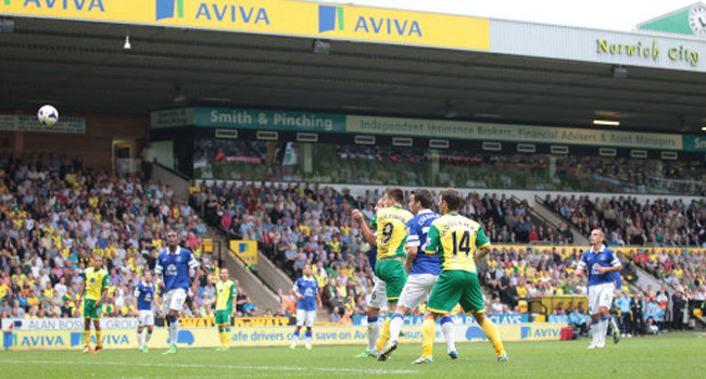 Soccer - Barclays Premier League - Norwich City v Everton - Carrow Road
