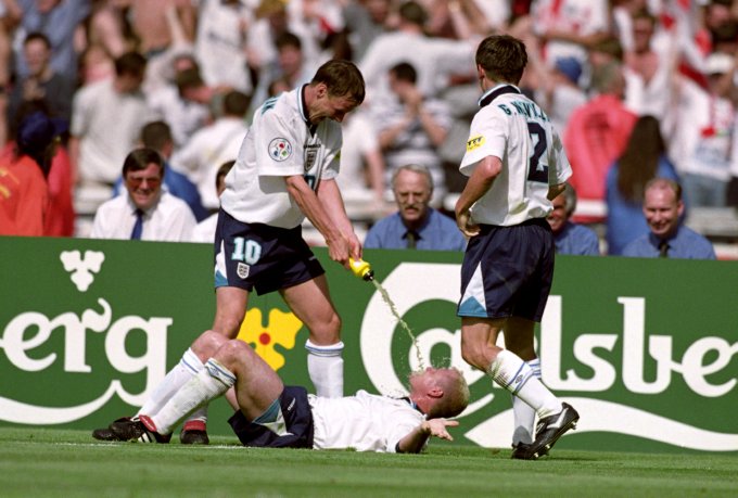 Soccer - Euro 96 - Group A - England v Scotland
