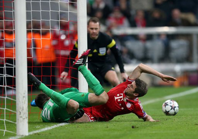 Soccer - UEFA Champions League - Round of 16 - Second Leg - Bayern Munich v Arsenal - Allianz Arena