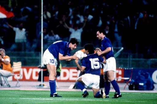 Soccer - World Cup Italia 90 - Group A - Italy v Czechoslovakia