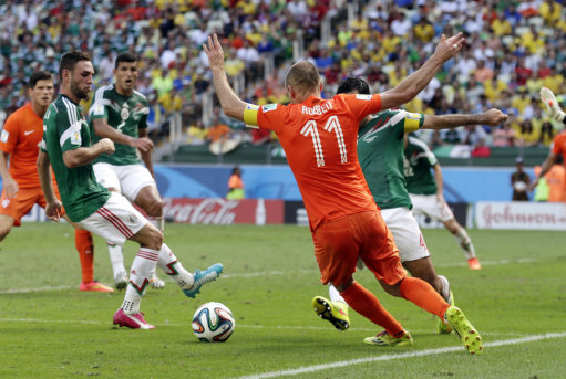 Soccer - FIFA World Cup 2014 - Round of 16 - The Netherlands v Mexico - Arena Castelao