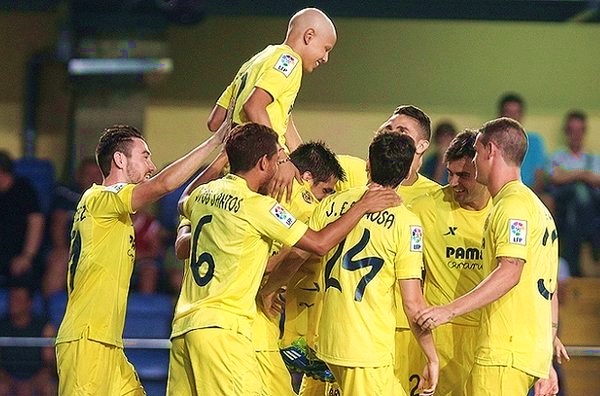 Image result for Villarreal drafted Gohan (centre) into the team for a charity match