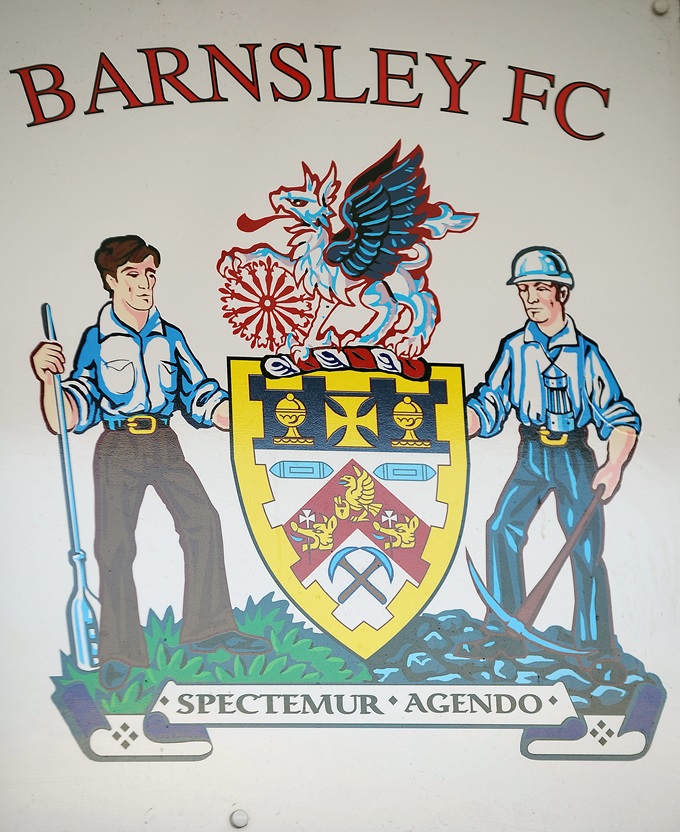 Soccer - Sky Bet Championship - Barnsley v Burnley - Oakwell