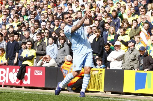 Soccer - Barclays Premier League - Norwich City v Manchester City - Carrow Road