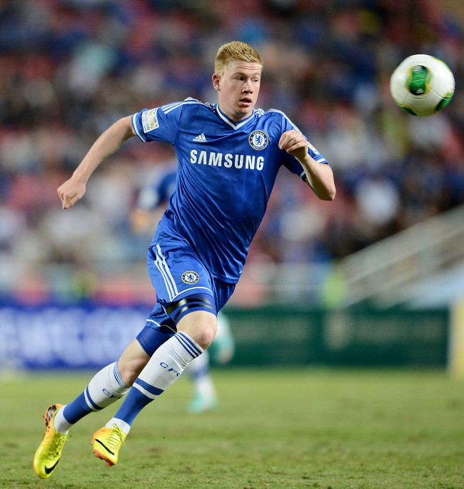 BANGKOK, THAILAND - JULY 17: Kevin De Bruyne of Chelsea FC running to the ball during the international friendly match between Chelsea FC and the Singha Thailand All-Star XI Rajamangala Stadium on July 17, 2013 in Bangkok, Thailand.  (Photo by Thananuwat Srirasant/Getty Images)