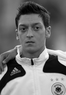 World Cup Shit Lookalikes: Mesut Ozil & Young Peter Lorre | Who Ate all