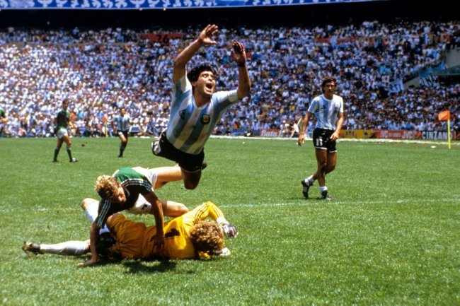 Soccer – World Cup Mexico 1986 – Final – Argentina v West Germany | Who