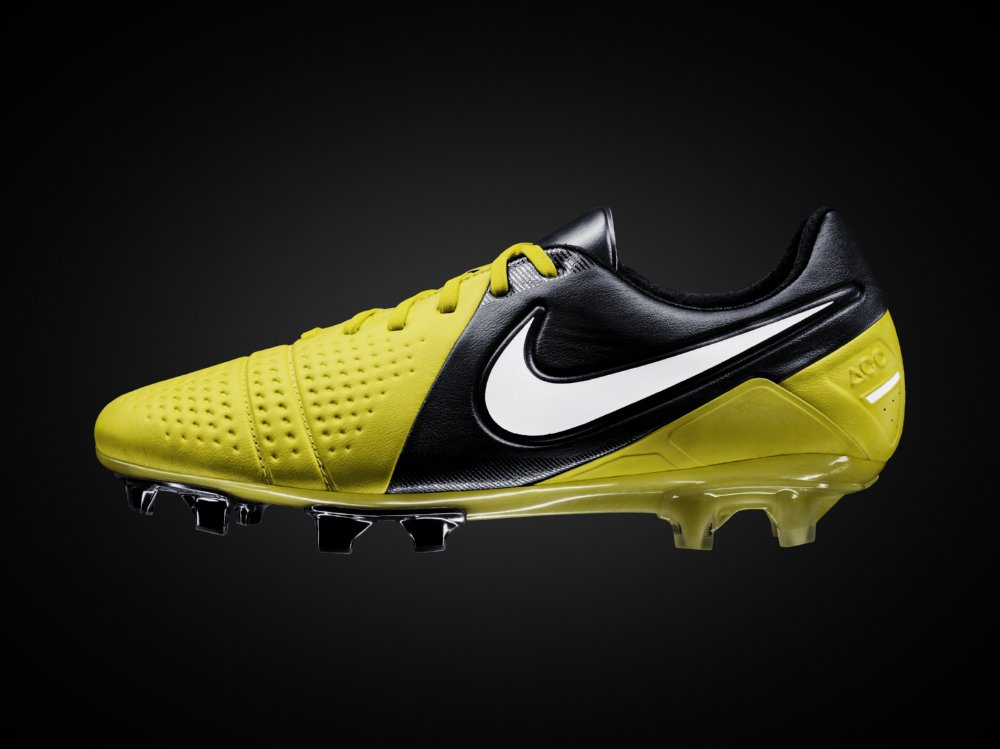 Nike Launch New CTR360 Maestri Boots – Andres Iniesta Is Mellow Yellow (Photos) | Who Ate the Pies