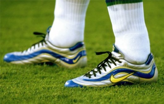 Football Boots We Have Loved: Nike Mercurial R9 | Who Ate all the Pies