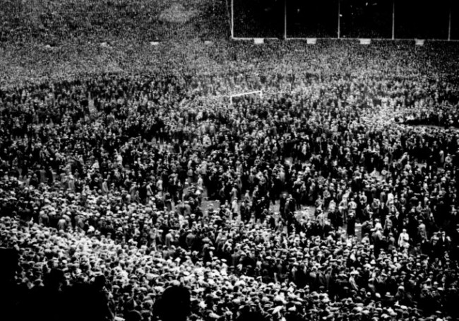 The Black-And-White Years: The Chaos, Crowds And Confusion Of The 1923 'White  Horse' FA Cup Final At Wembley (Photos) | Who Ate all the Pies