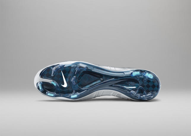 Cristiano Ronaldo’s New Nike Superfly CR7 Boots Are Super Shiny And ...